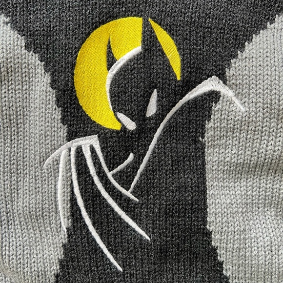 Batman zip up hooded sweater custom knit and embroidered - Picture 3 of 4